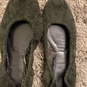 Green flat  Tahari 9 shoes